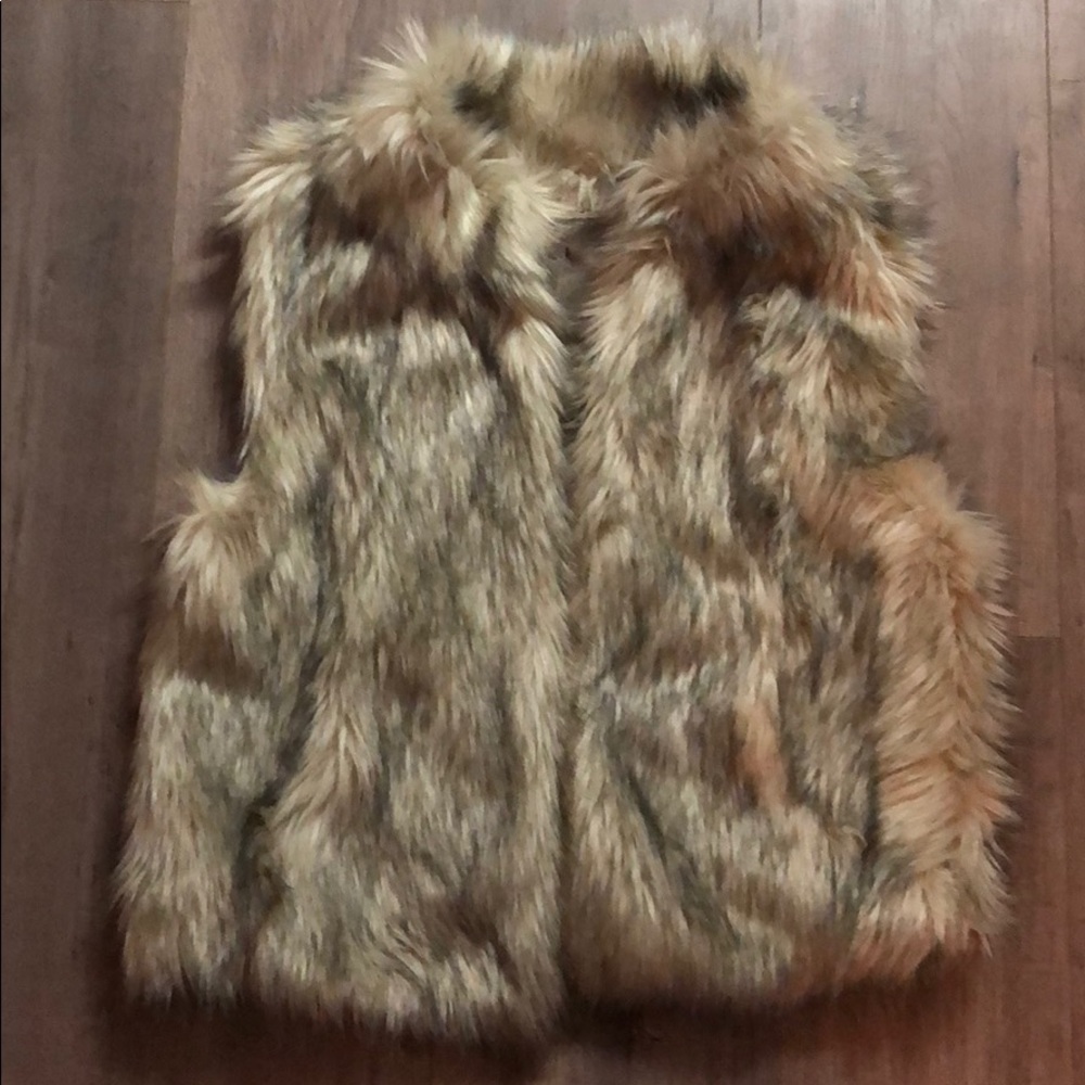 Kittenish by Jessie James Decker Faux Fur Vest
